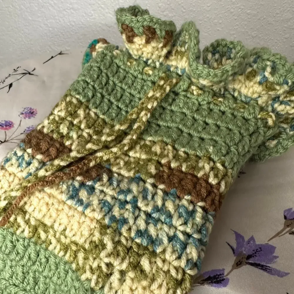 Handmade Crotchet Ruffled Wine Bottle Holder with Drawstring